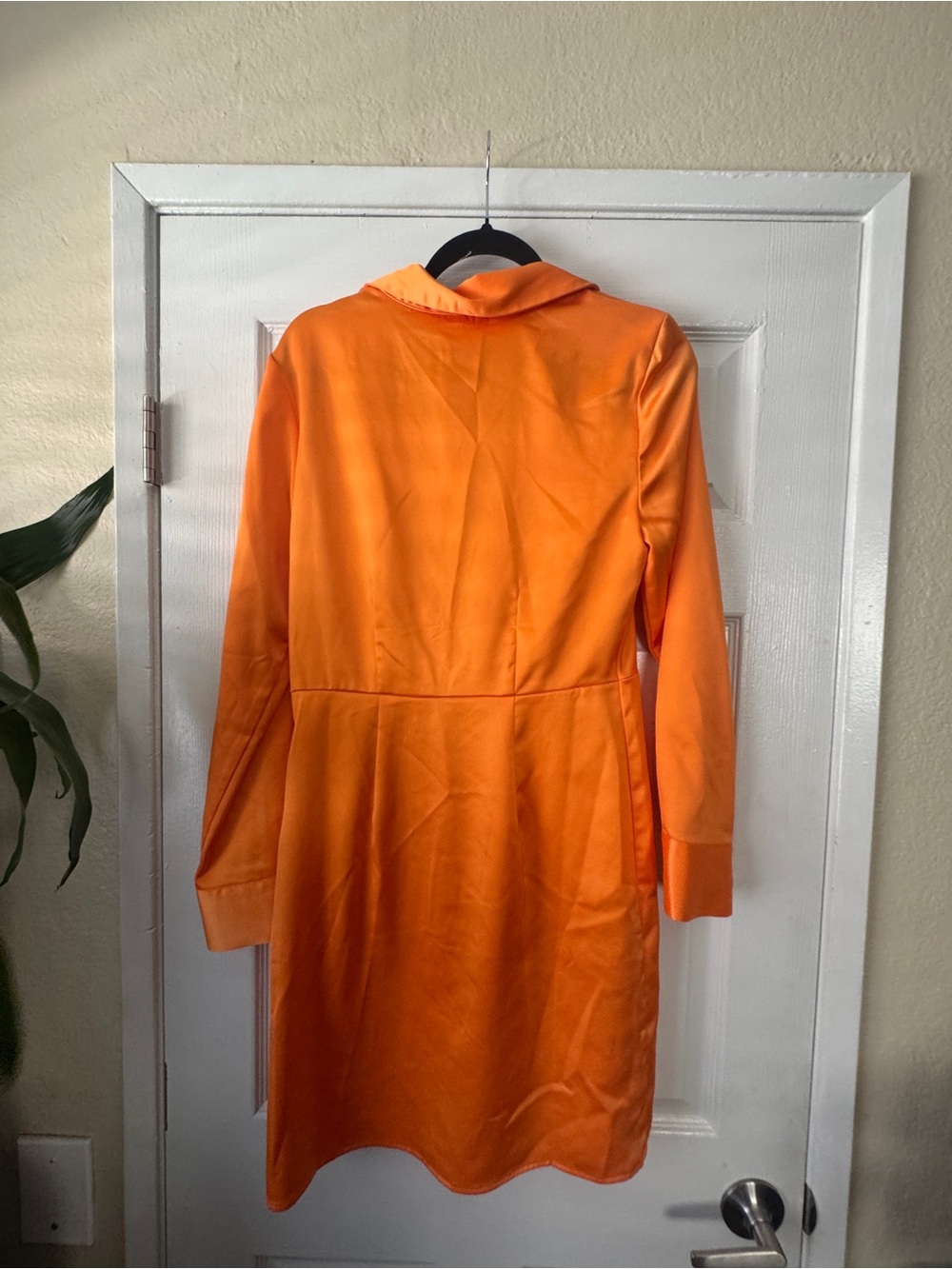 NEW House of Harlow 1960 Orange Satin Twist-Front Mini Dress, Medium - Picture 6 of 9